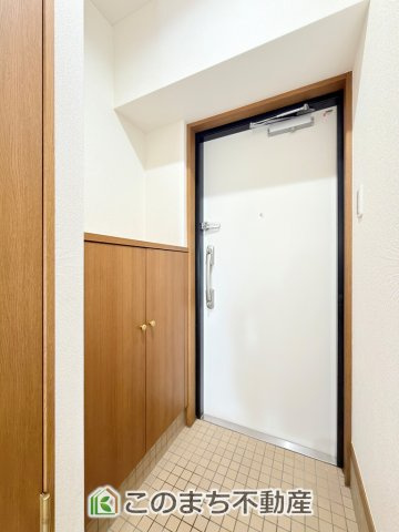 STパールハイツの玄関|スタイリッシュな玄関スペース