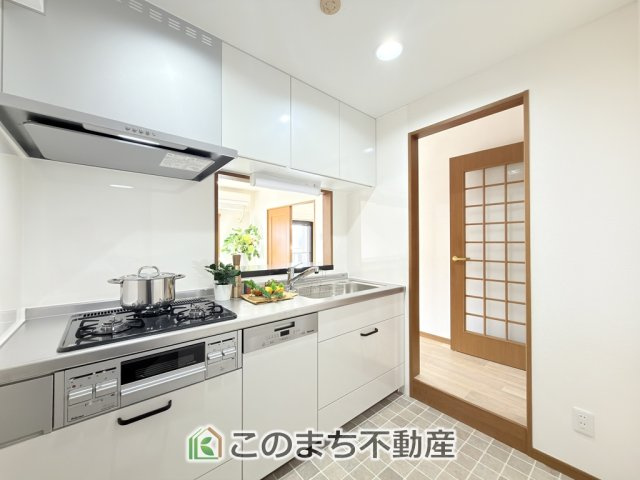 STパールハイツのキッチン|人気の対面式キッチン☆料理をしながらご家族とコミュニケーションが取れます♪