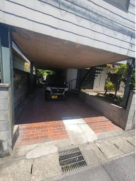 蟹江町桜貸家の駐車場