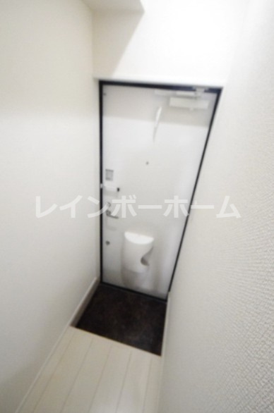 フラットフィールド市川の玄関|※別部屋参考写真です