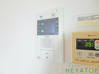 【セキュリティ】 | 不意の訪問もモニター付きドアホンで安心確認（同仕様写真）