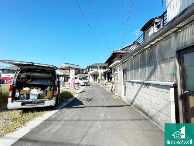 守山市小島町　第6期　新築一戸建ての前面道路含む現地写真|現在の進捗状況です！順調に作業進行中、完成が待ち遠しいです！詳細の間取り等、お気軽にお問い合わせください！
