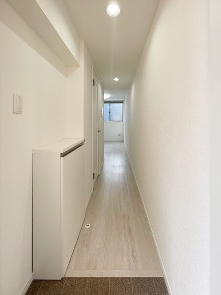 杉並区堀ノ内３丁目のアパートの玄関|※同仕様
収納もある玄関です