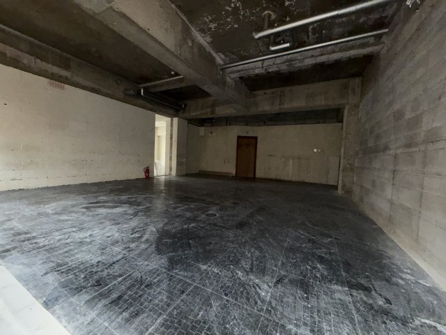 てんぐ屋西新Ⅴ、２F-A2の駐車場