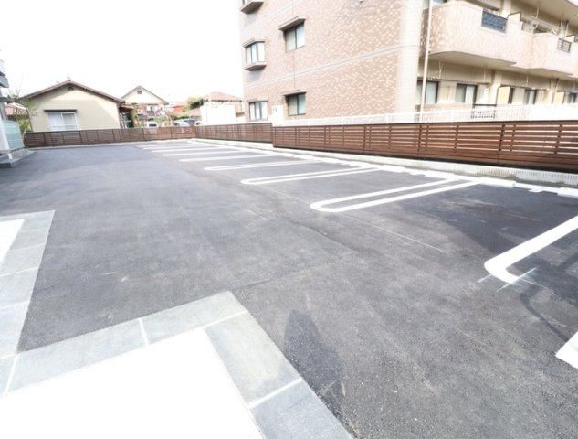 熊本市中央区八王寺町のアパートの駐車場