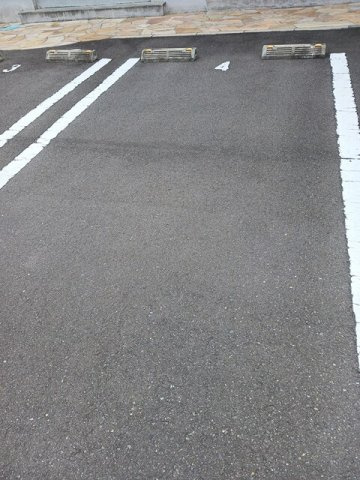 メゾニティー・室町　Ⅱの駐車場