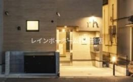 ELM VISTA ＋のエントランス