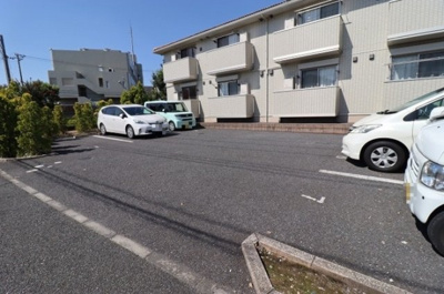 【駐車場】 | ルミエール参番館 | 駐車場