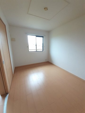 フィオーレ　Ｂの内装|明るい室内です