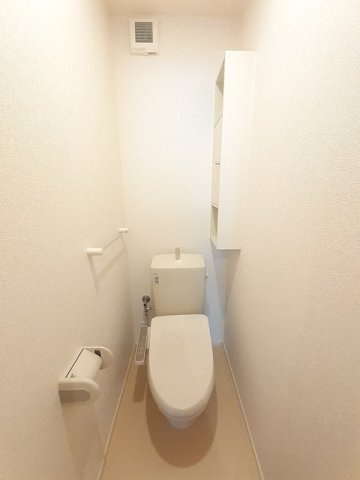 ソル　ティエラⅢのトイレ|ゆったりとした空間のトイレです