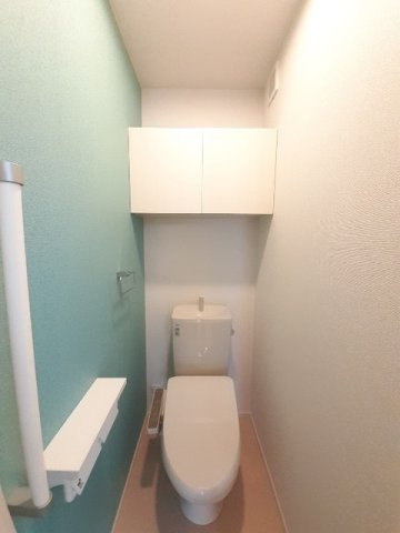 ジャダハウス宇多津　Ｂのトイレ|ゆったりとした空間のトイレです
