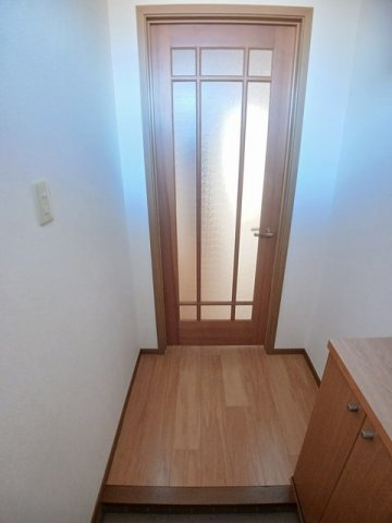 キッシングラミー　Ａの玄関|玄関です