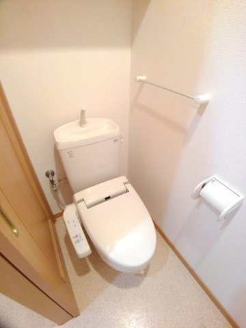 メゾン　ド　ソレイユ　Ｂのトイレ|落ち着いた色調のトイレです