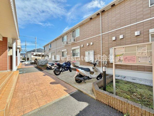 グランツ　ひばりヶ丘　Ｂの駐車場
