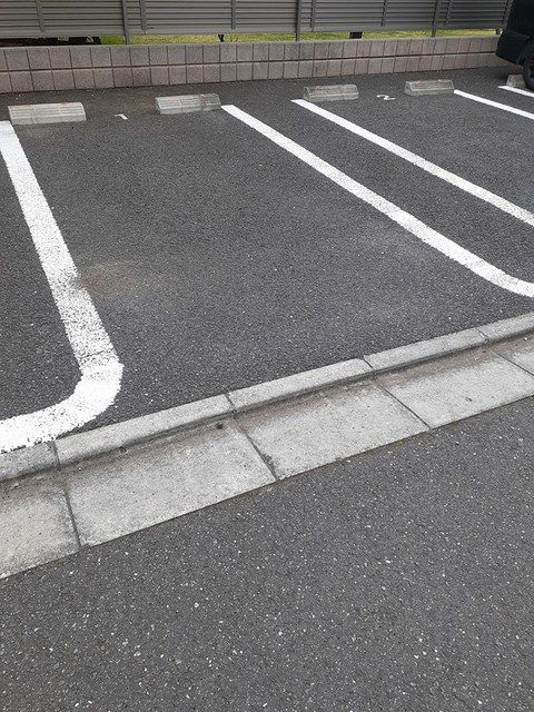 アサ・ホクラニの駐車場