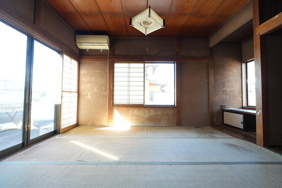【中古住宅】中山町大字長崎字古川戸建ての和室|1階和室6帖