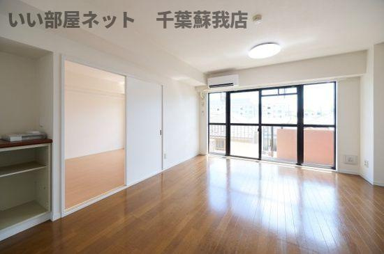 ＰＬＥＮＤＹ千葉みなとの居間・リビング|居間です