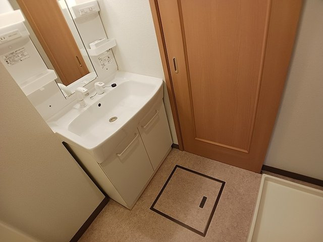 カルムＫＫの洗面所|コンパクトで使いやすい洗面所