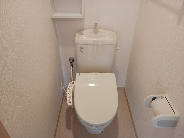 イマンのトイレ|落ち着いたトイレです