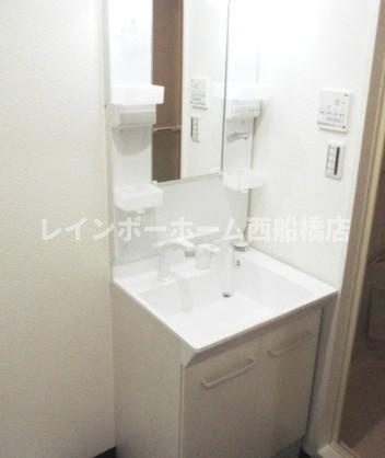 アテナ宮本の洗面所|反転タイプです。