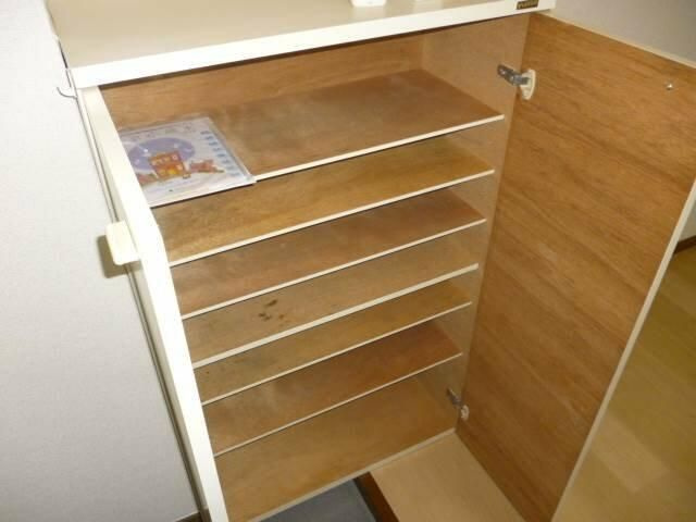 ファミネス大森の玄関
