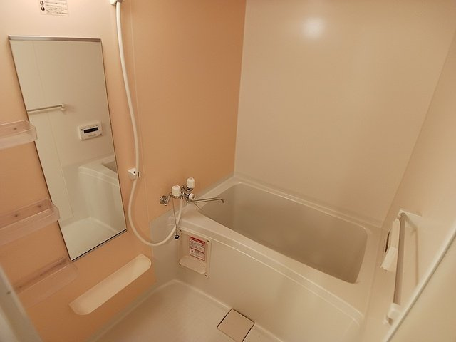 サンリット・かむいの浴室|コンパクトで使いやすいお風呂です