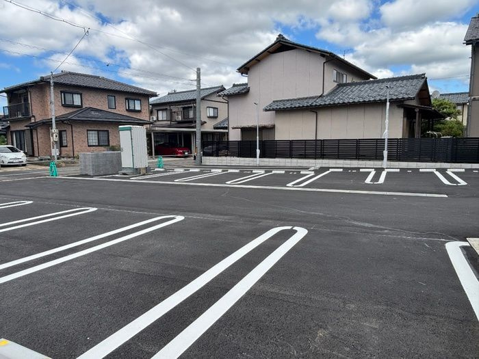 D-Regalo下馬Nの駐車場