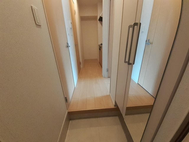 リバーセゾン北戸田　の玄関