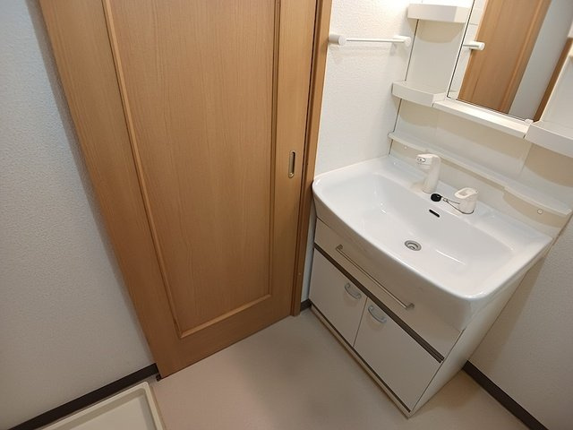 ヴィオラカーサの洗面所|コンパクトで使いやすい洗面所
