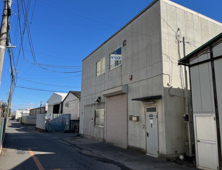 所沢市大字亀ケ谷の倉庫の外観