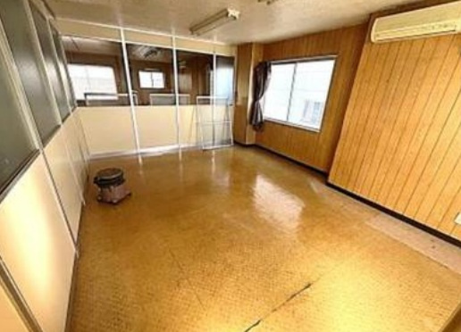 所沢市大字亀ケ谷の倉庫