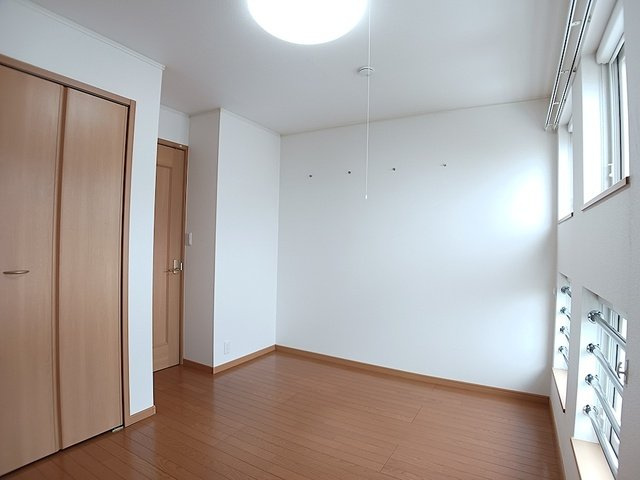 デフィⅡの内装|明るい色調の室内です