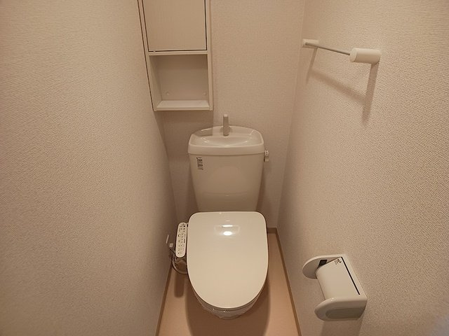 サム・ソラーレのトイレ|ゆったりとした空間のトイレです