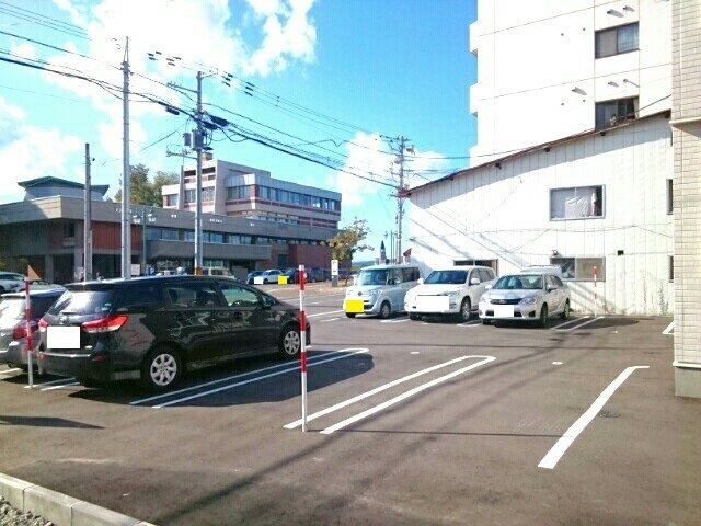 アニメート旭橋の駐車場|車をお持ちの方に嬉しい駐車場付きの物件です