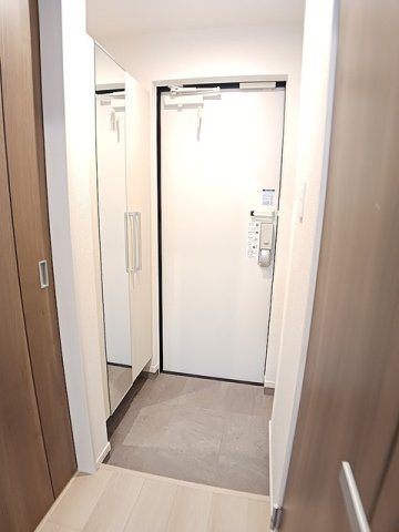 リッシュ　メゾンの玄関