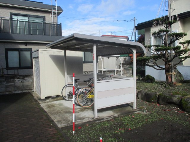 レオパレスＬｅ　ｃｉｅｌのその他|屋根付き駐輪場