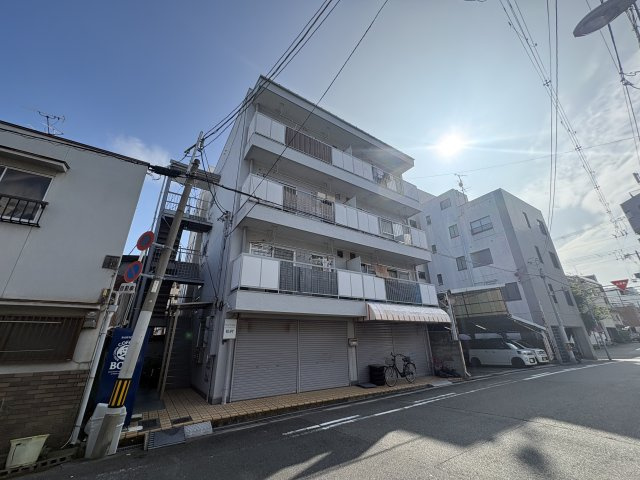 松村マンションの外観