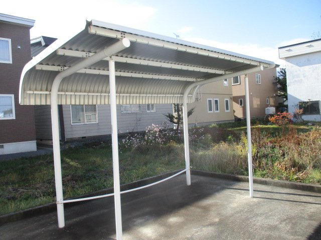 レオパレスモナリエのその他|屋根付き駐輪場