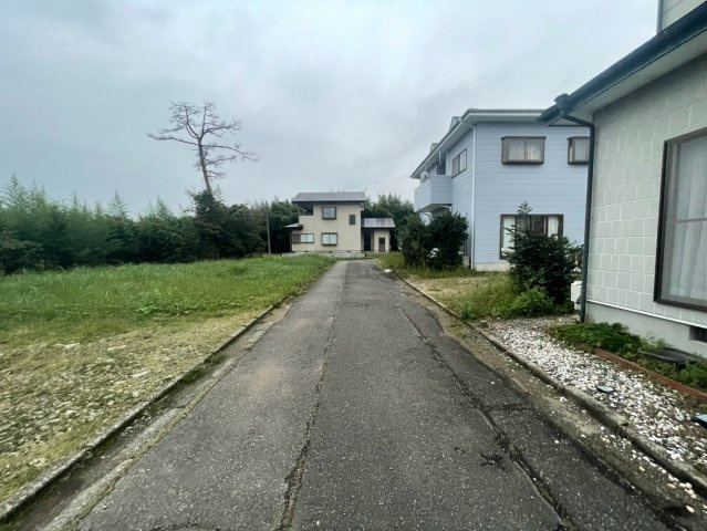 那須塩原市三区町　中古戸建の前面道路含む現地写真