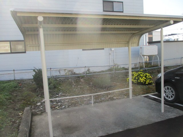 レオパレスコンフォールのその他|屋根付き駐輪場