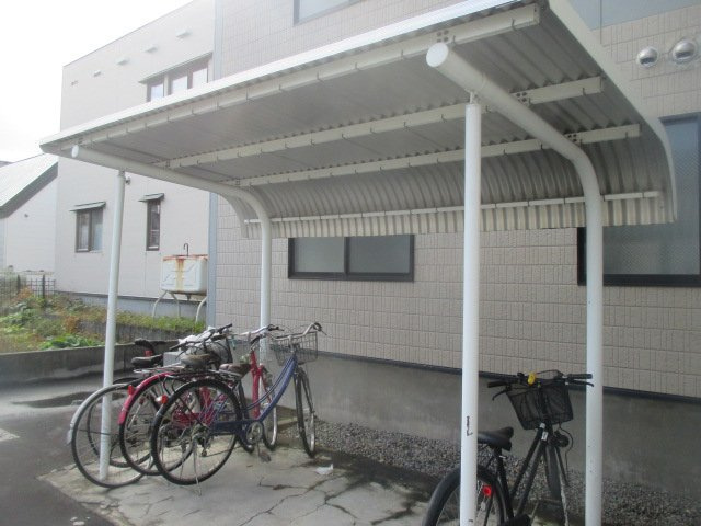 レオパレス珠エリーズのその他|屋根付き駐輪場