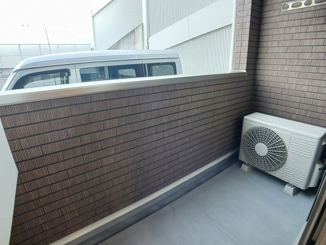 サンシャイン・穴生のバルコニー