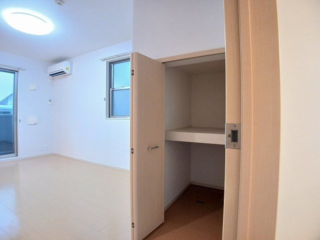 サンシャイン・穴生の収納
