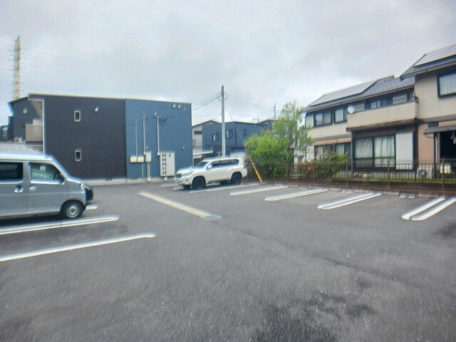 エクセレント本城Ａの駐車場