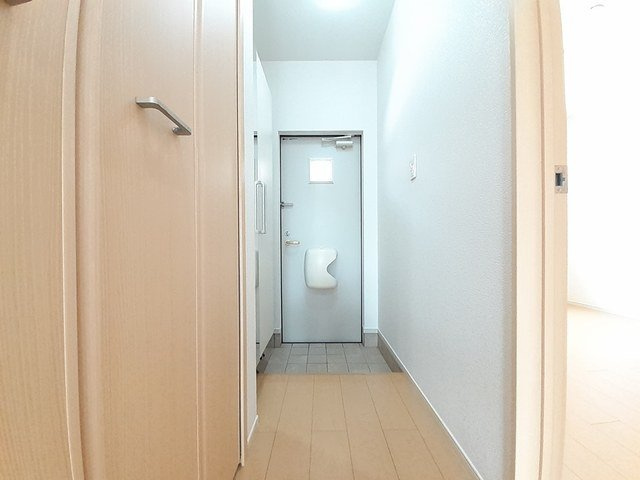 リバーサイド　みどりやまＢの玄関