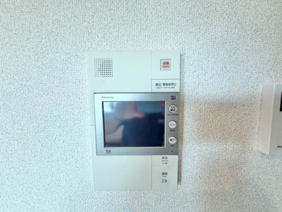 【防犯設備】 | グレイスランドマーク堺・光明池 | 【オートロック】モニタ付きインターホンで来客応対も安心です♪