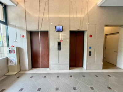 【その他共用部分】 | グレイスランドマーク堺・光明池 | 【エレベーター】モニターが付いているので、中の様子が見えて安心ですね！