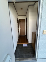 明るい玄関です