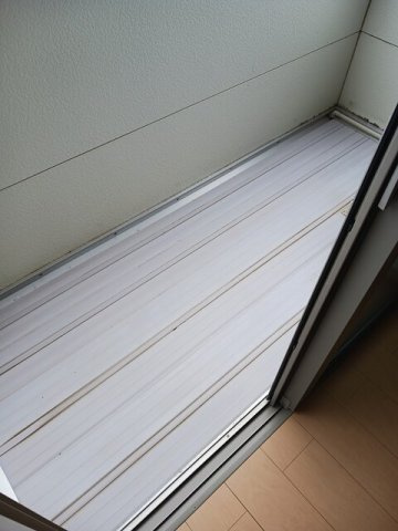開放的で明るい空間を演出してくれるバルコニーです