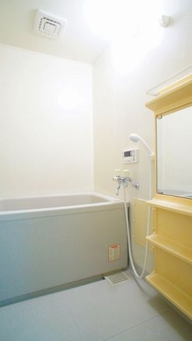 落ち着いた空間のお風呂です